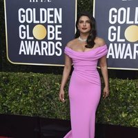 Priyanka Chopra en la alfombra roja de los Globos de Oro 2020