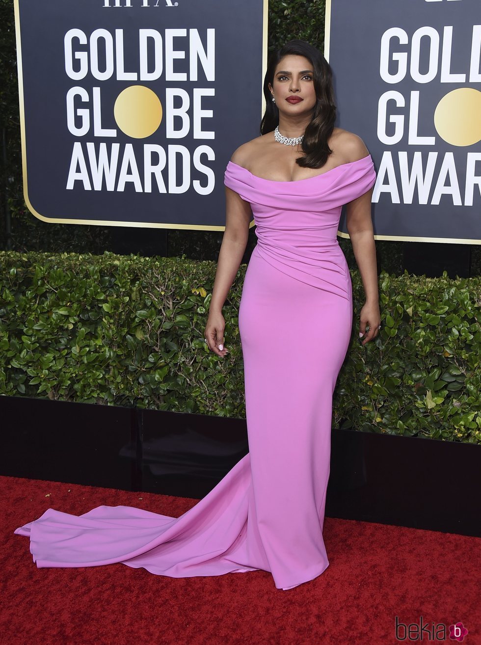 Priyanka Chopra en la alfombra roja de los Globos de Oro 2020