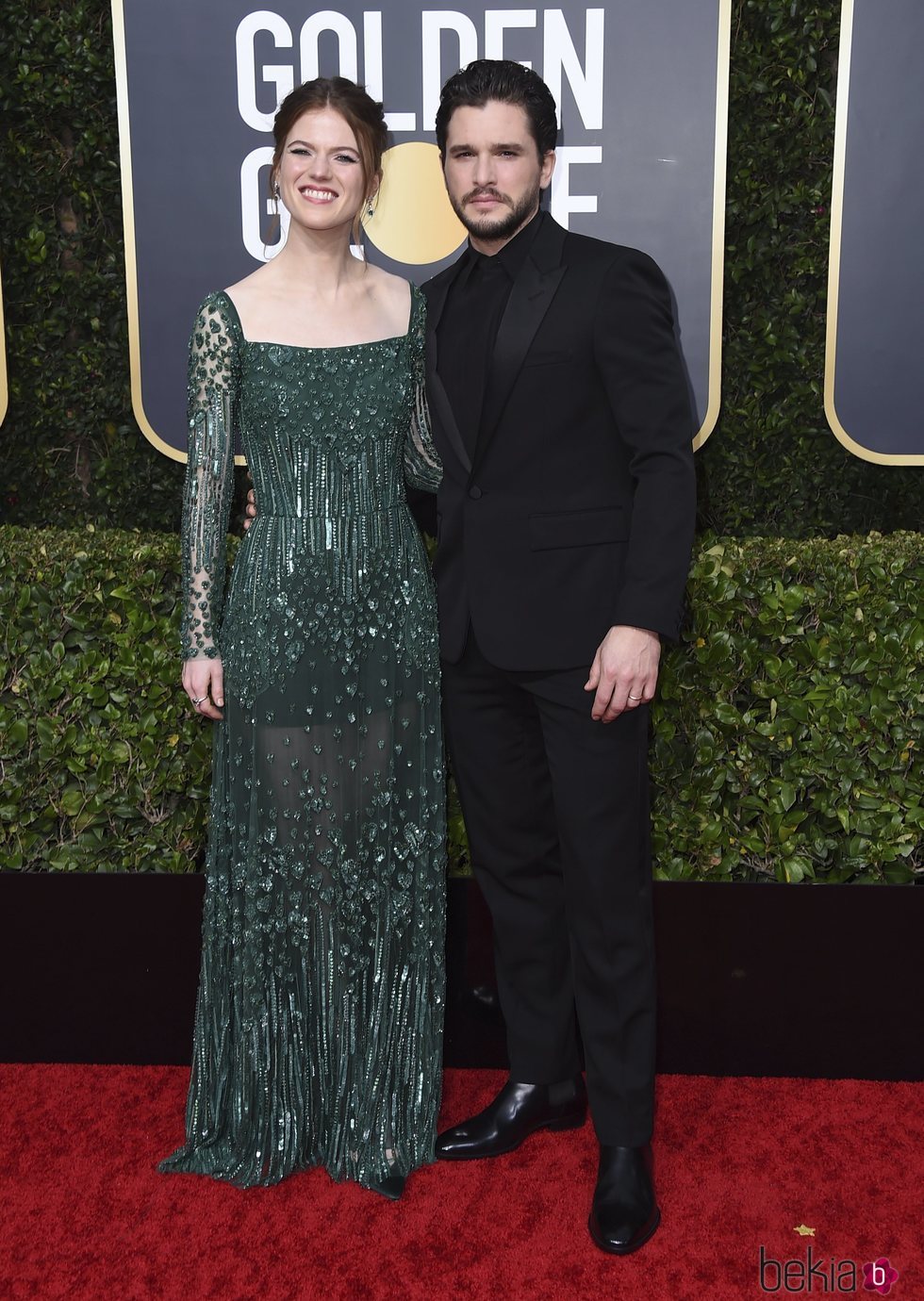 Rose Leslie y Kit Harington en la alfombra roja de los Globos de Oro 2020