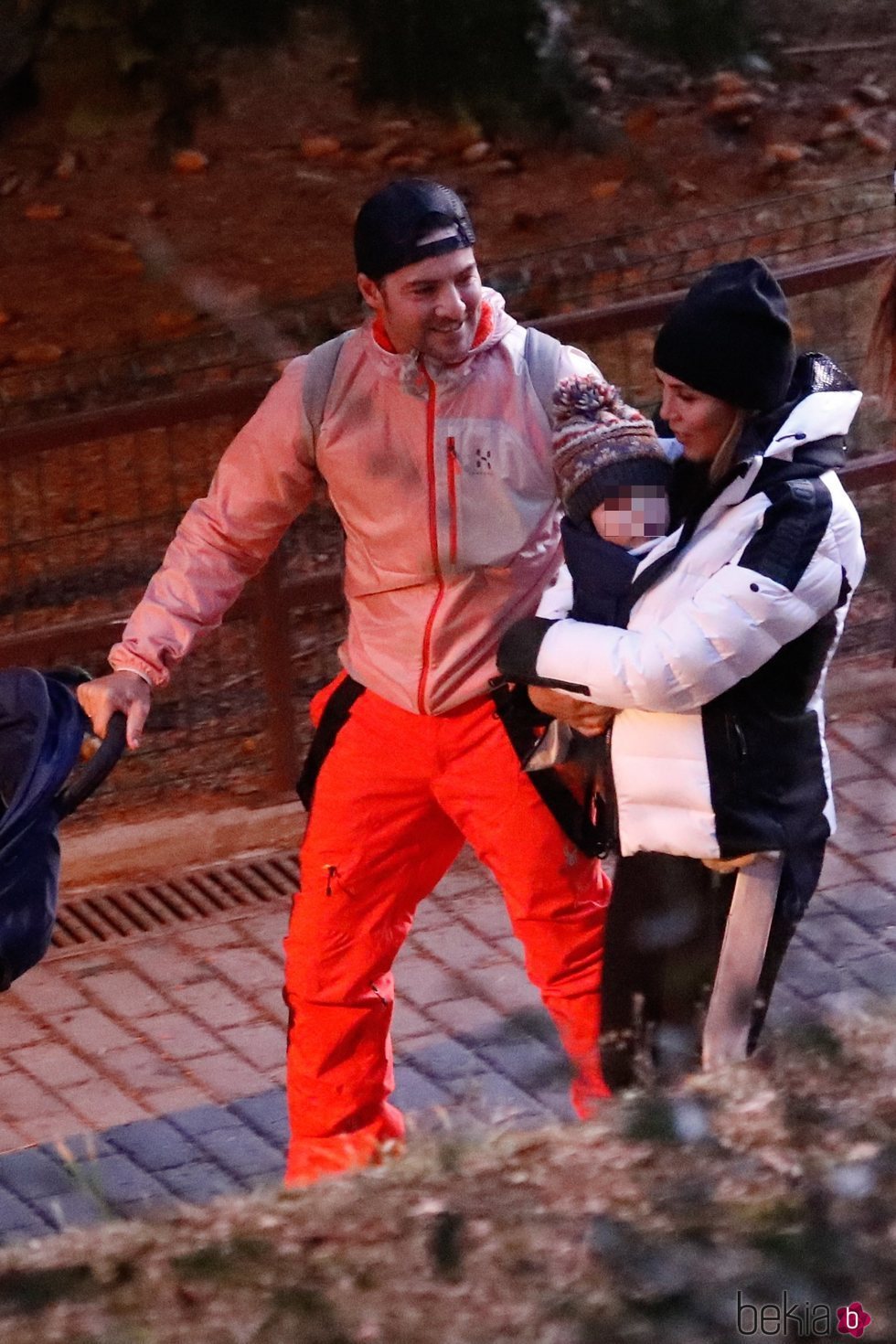 David Bisbal y Rosanna Zanetti con su hijo Matteo en Baqueira