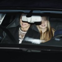 Los Reyes Felipe y Letizia con la Infanta Sofía tras pasar la tarde del Día de Reyes 2020 en casa de Jesús Ortiz