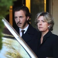 Bruno Gómez-Acebo, Simoneta Gómez-Acebo y su hijo en el funeral de la Infanta Pilar