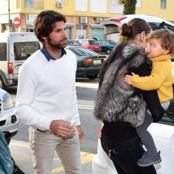 Cayetano Rivera celebra su 43 cumpleaños con Eva González y su hijo