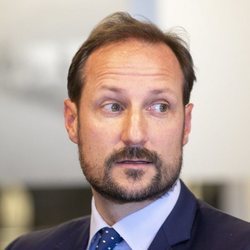 Haakon de Noruega en el Consejo Noruego para Refugiados