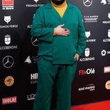 Brays Efe en la alfombra roja de los Premios Feroz 2020