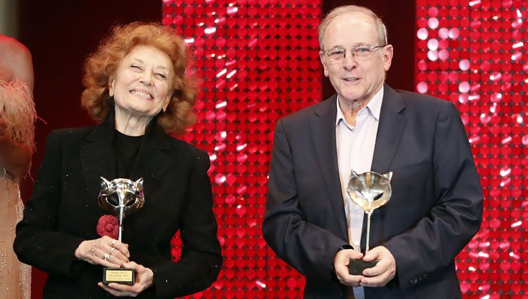 Julia y Emilio Gutiérrez Caba recibiendo su Premio Feroz de Honor 2020