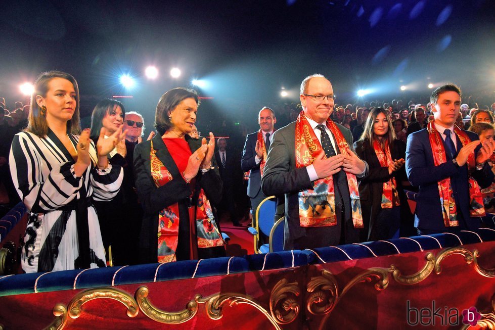 Alberto de Mónaco, Estefanía de Mónaco, Pauline Ducruet, Louis Ducruet y Marie Chevallier en el Festival de Circo de Monte-Carlo 2020