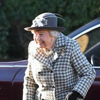 La Reina Isabel II en el servicio religioso en Sandringham