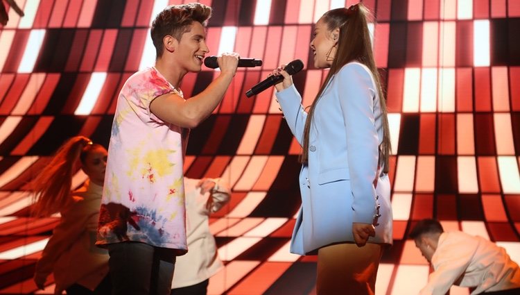 Nicky y Eva cantando 'Little Talks' en la gala 1 de OT 2020