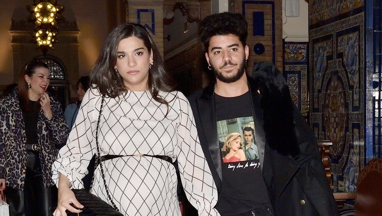 Alma Bollo con su novio en el desfile 'We Love Flamenco'