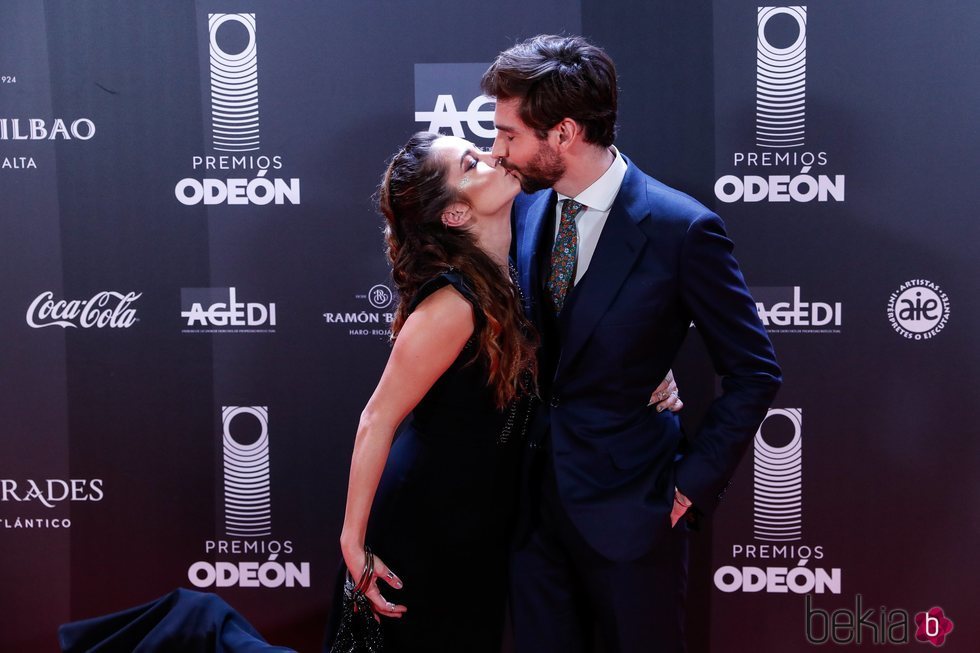 Sofía Ellar y Álvaro Soler en los Premios Odeón 2020