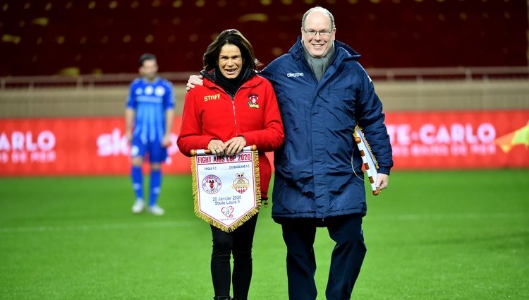 Alberto de Mónaco y Estefanía de Mónaco en el Partido contra el Sida