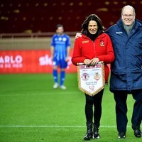 Alberto de Mónaco y Estefanía de Mónaco en el Partido contra el Sida