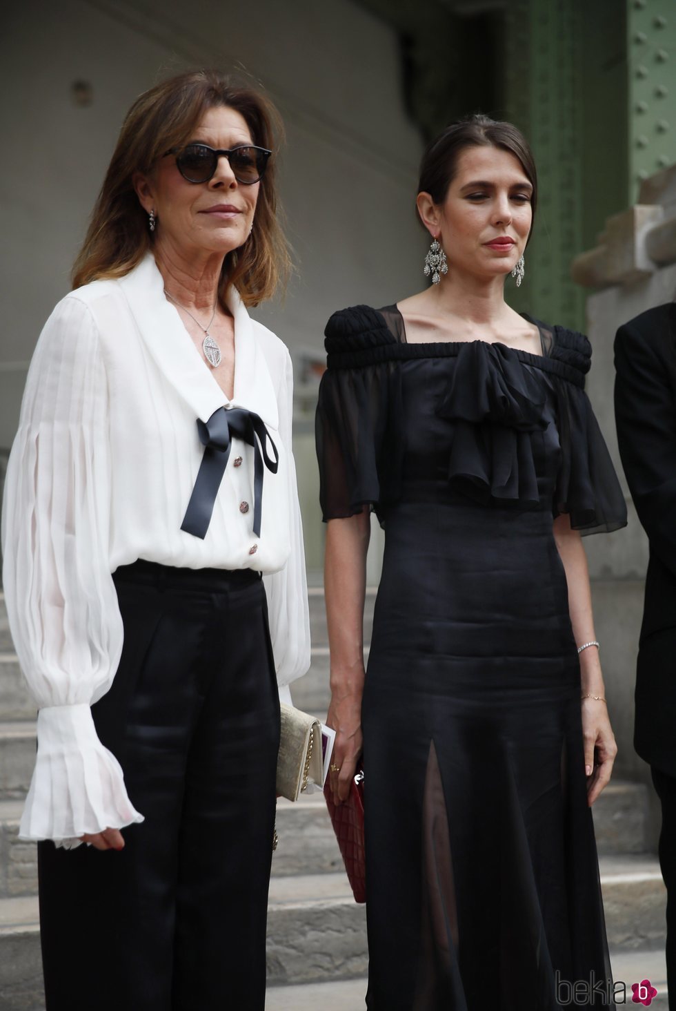 Carolina de Mónaco y Carlota Casiraghi en el homenaje 'Karl for Ever' en París