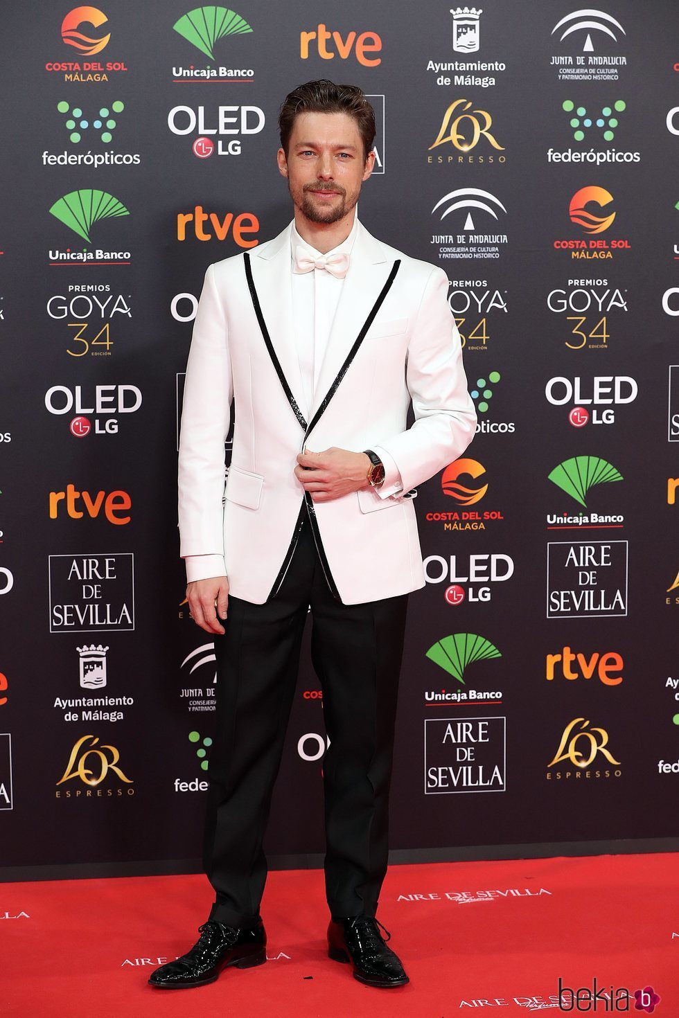 Jan Cornet en la alfombra roja de los Goya 2020