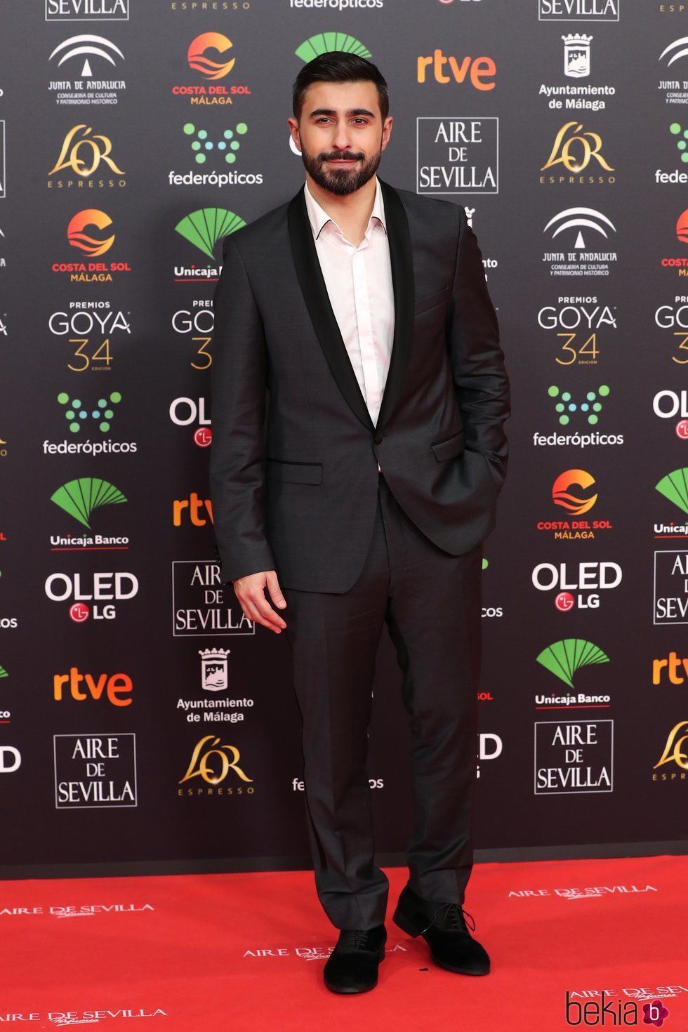 Rayden en la alfombra roja de los Goya 2020