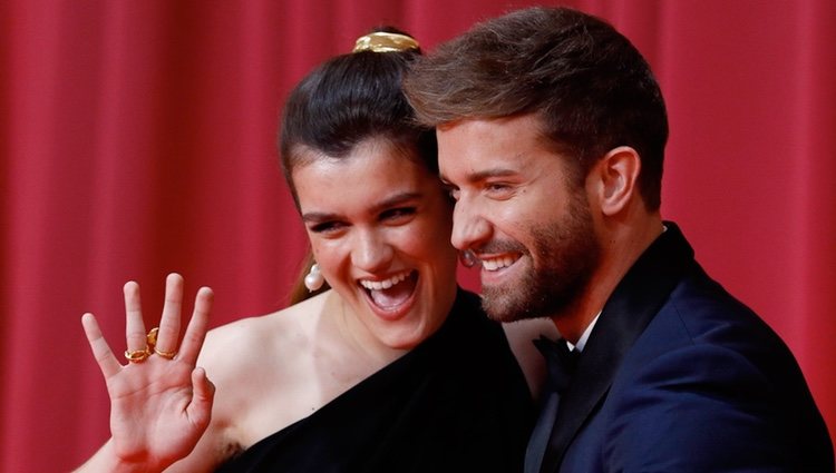 Amaia Romero y Pablo Alborán en la alfombra roja de los Goya 2020