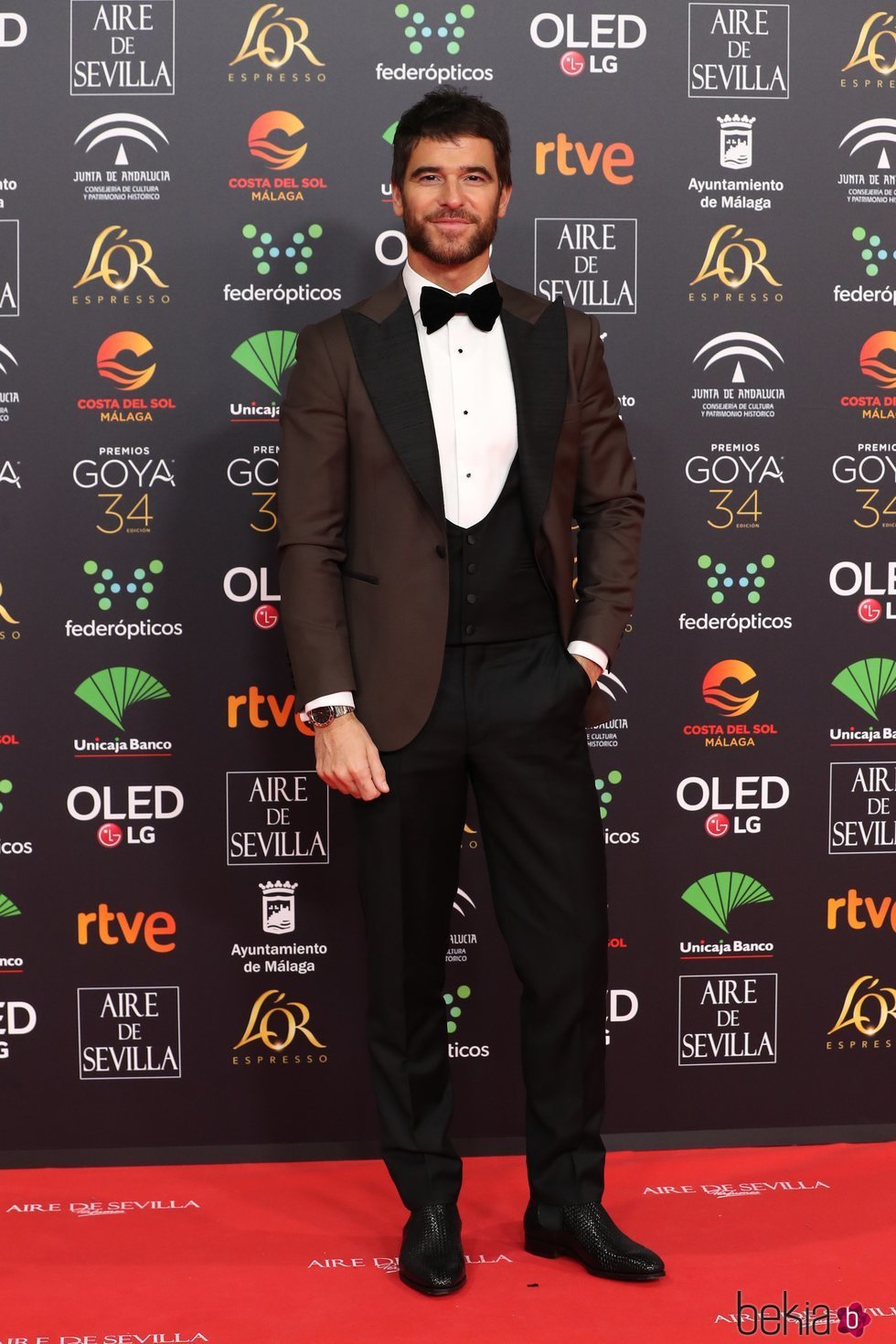 Alfonso Bassave en la alfombra roja de los Goya 2020