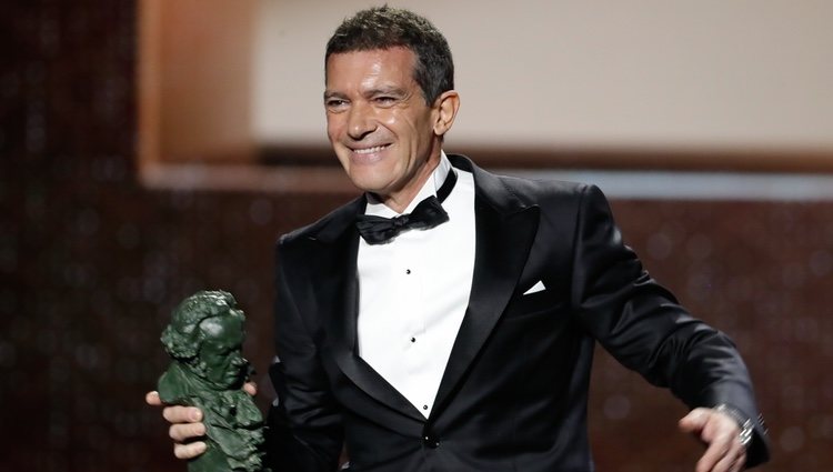 Antonio Banderas con su Goya 2020