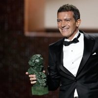 Antonio Banderas con su Goya 2020