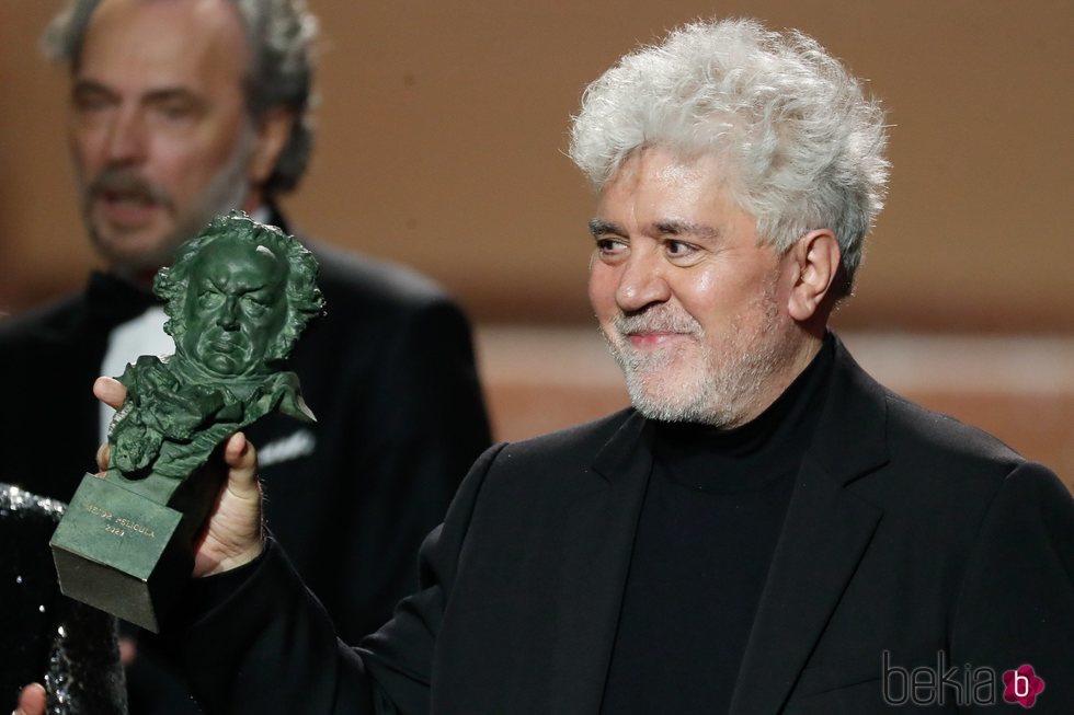 Pedro Almodóvar con su Goya 2020 a Mejor Dirección