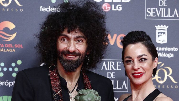 Ara Malikian y Natalia Moreno con su Goya 2020