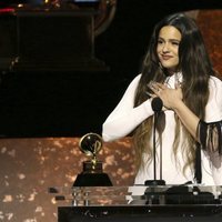 Rosalía agradeciendo su galardón en los Premios Grammy 2020