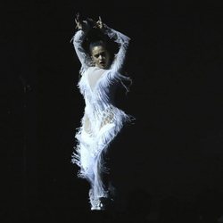 Rosalía actuando en los Premios Grammy 2020