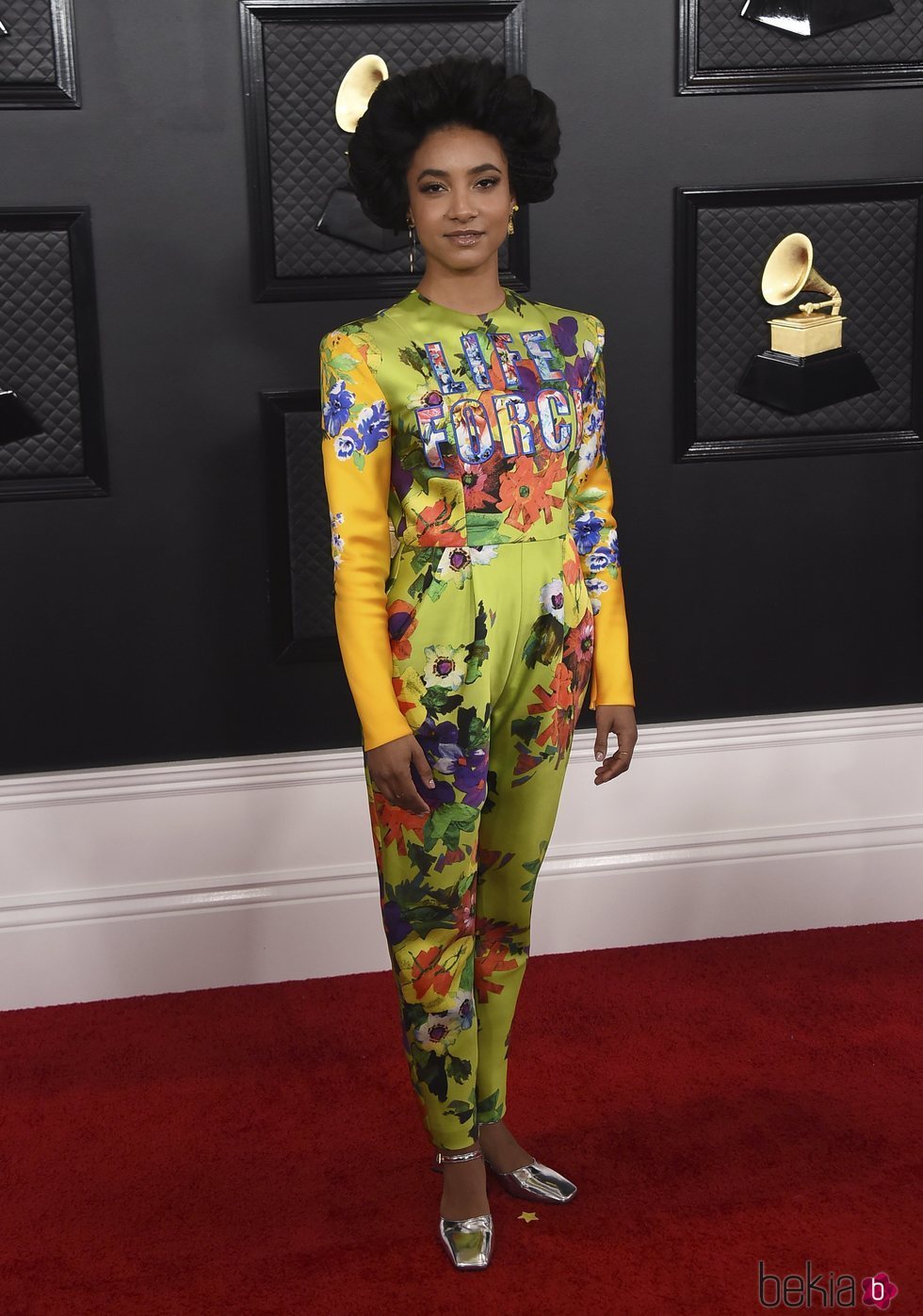 Esperanza Spalding en la alfombra roja de los Premios Grammy 2020