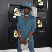 Billy Porter en la alfombra roja de los Premios Grammy 2020