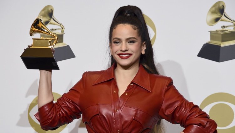 Rosalía con su Grammy 2020