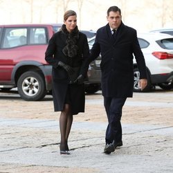 Luis Alfonso de Borbón y Margarita Vargas en el funeral de la Infanta Pilar en El Escorial