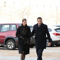 Luis Alfonso de Borbón y Margarita Vargas en el funeral de la Infanta Pilar en El Escorial