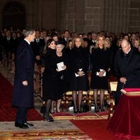 Los Reyes Felipe y Letizia, las Infantas Elena y Cristina, Beatriz de Holanda y los Reyes Juan Carlos y Sofía en  el funeral de la Infanta Pilar