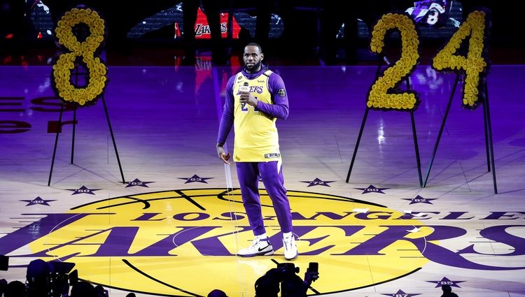 LeBron James en el homenaje a Kobe Bryant en el Staples Center de Los Ángeles