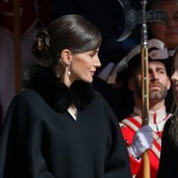 La Reina Letizia hablando con la Infanta Sofía en la Apertura de la XIV Legislatura