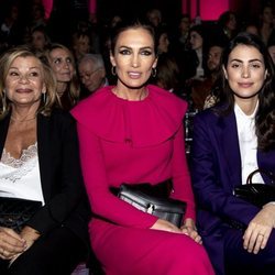 Cari Lapique, Nieves Álvarez y Alessandra de Osma en el desfile de Pertegaz 2020