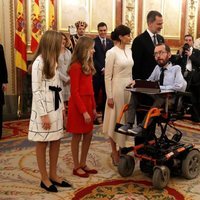 Pablo Echenique con los Reyes Felipe y Letizia, la Princesa Leonor y la Infanta Sofía en el besamanos de la Apertura de la XIV Legislatura