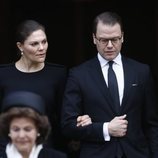 Los Príncipes Victoria y Daniel de Suecia en el funeral de Dagmar von Arbin