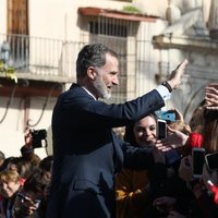 El Rey Felipe saluda a los ciudadanos y ciudadanas de Écija