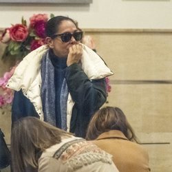 Isabel Pantoja en la capilla ardiente de la madre de Irene Rosales