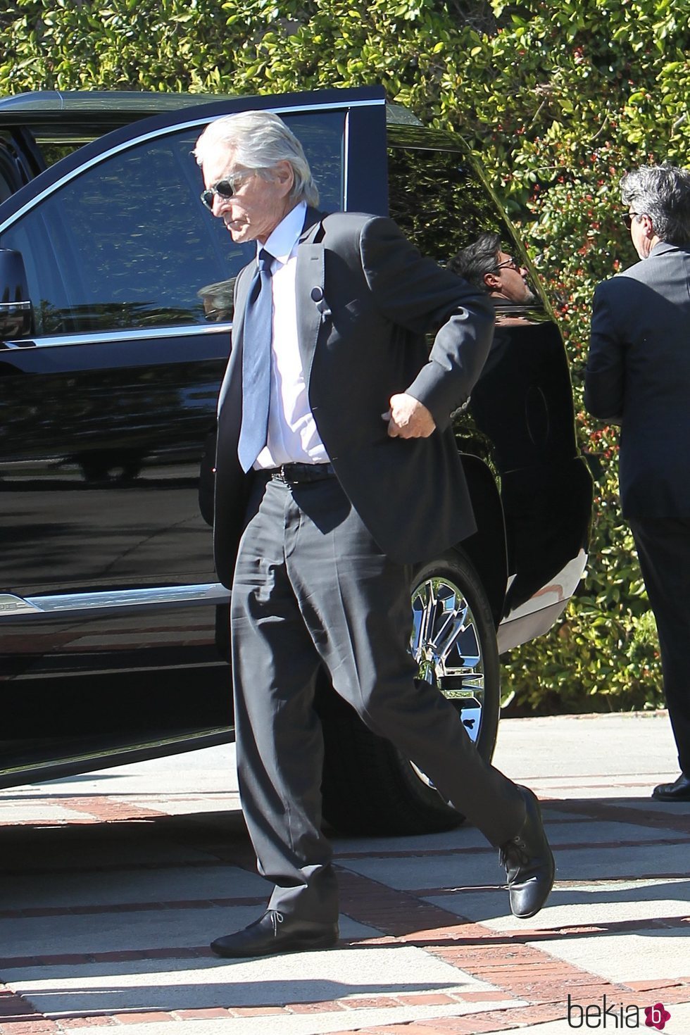 Michael Douglas en el funeral de su padre