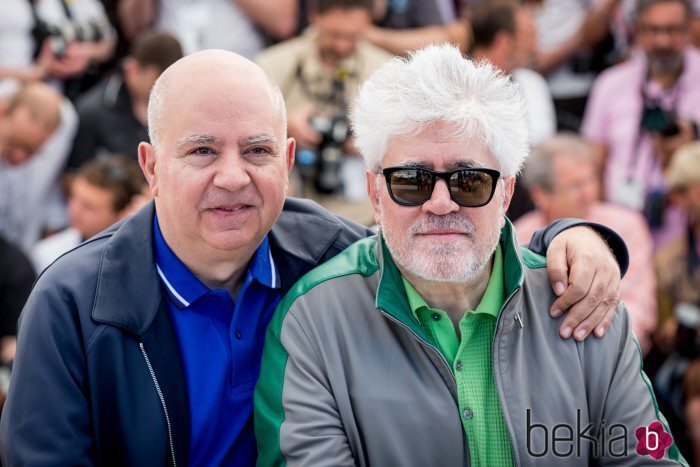 Pedro Almodóvar y Agustín Almodóvar en la presentación de 'Julieta' en el Festival de Cannes