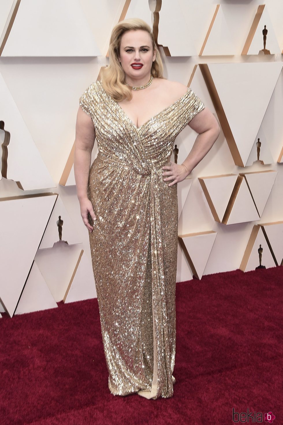 Rebel Wilson en la alfombra de los Oscar 2020