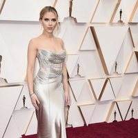 Scarlett Johansson en la alfombra de los Oscar 2020