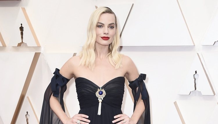 Margot Robbie en la alfombra roja de los Oscar 2020