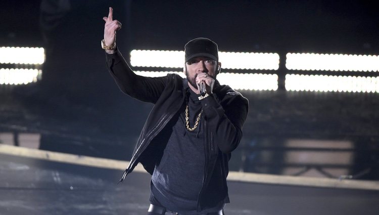 Eminem actuando en los Premios Oscar 2020