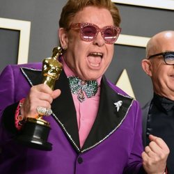 Elton John feliz tras ganar el Oscar 2020 a 'Mejor Canción Original'