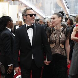 Joaquin Phoenix y Rooney Mara en los Premios Oscar 2020