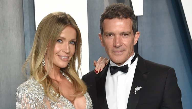 Antonio Banderas y Nicole Kimpel  en la fiesta de Vanity Fair tras los Oscar 2020